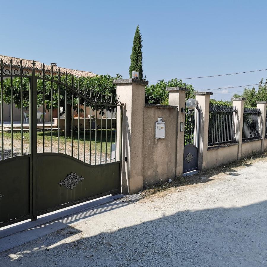 Aux portes du Luberon Cheval-Blanc Extérieur photo